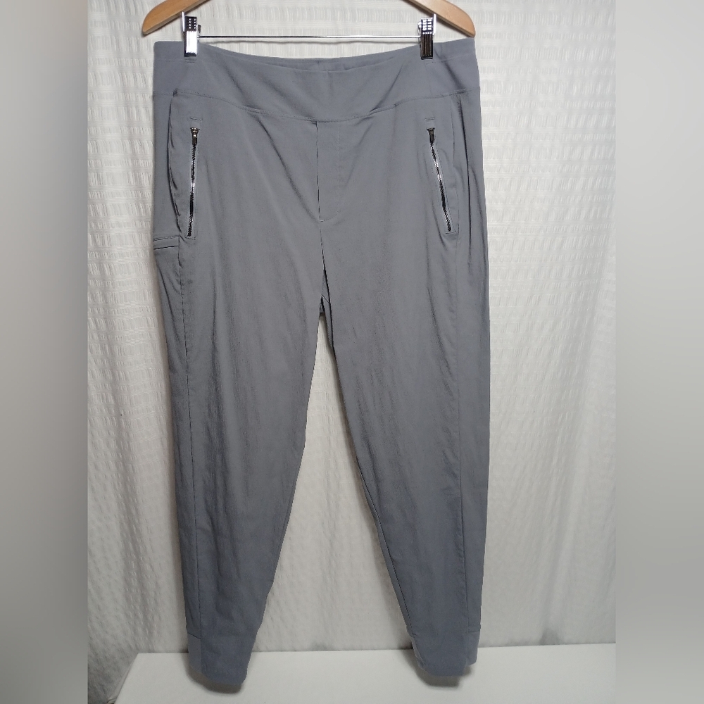 Athleta Ladies Trekki North High Rise Jogger. Sixe 16 Tall